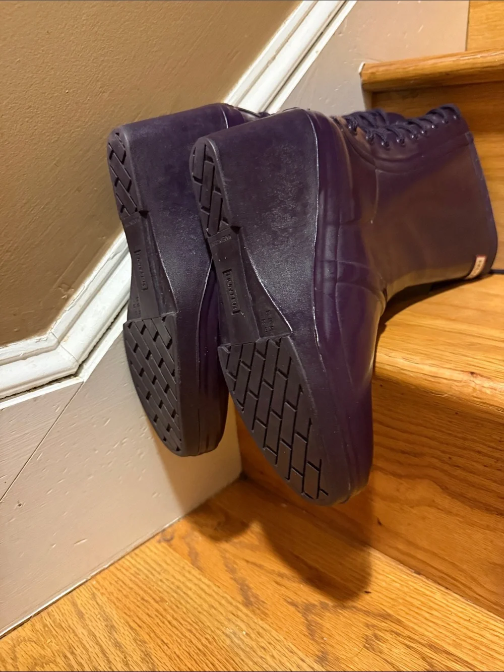 Hunter Purple Gloss Lace-Back Rain Boots